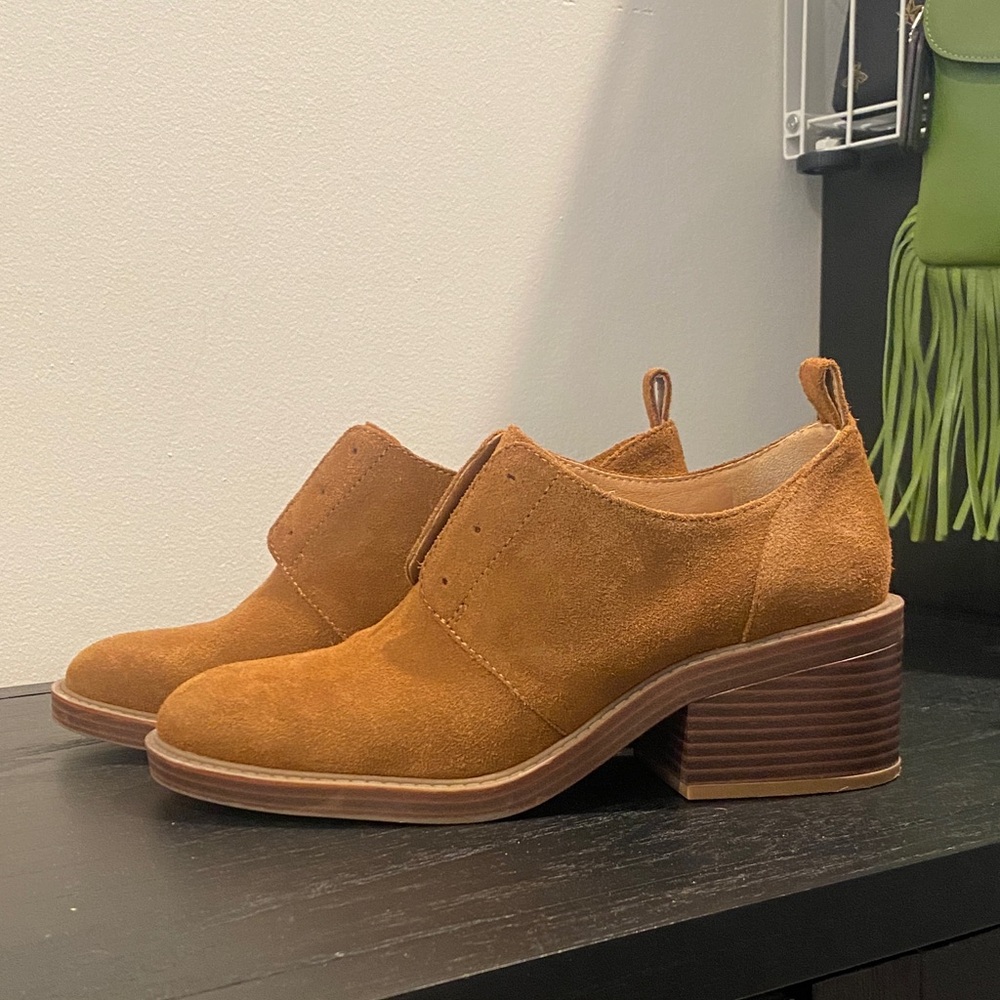 Extremely cool block-heel Tan Suede Women's Buck Shoes